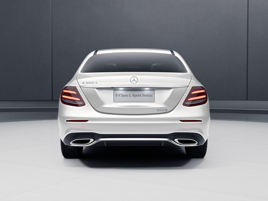  Mercedes-Benz E300 L AMG Line 2016 года  (CN) (фото 14 из 22)